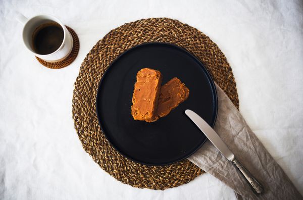 making homemade hazelnut spread